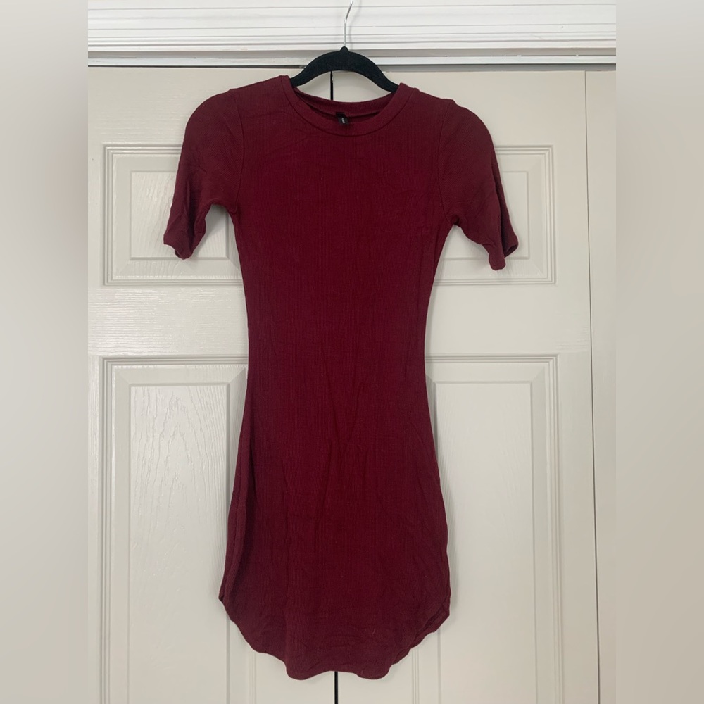 Maroon short sleeve bodycon mini dress